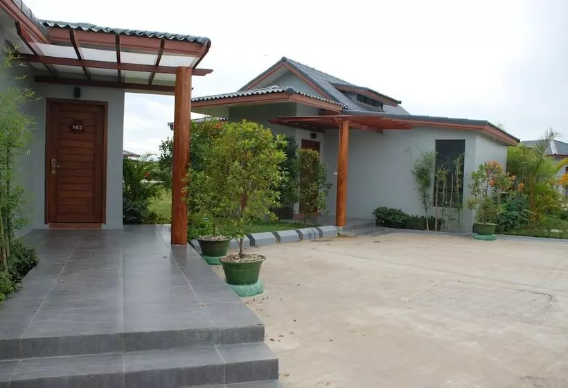 Nirvana Hotel And Resort