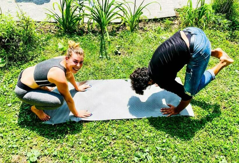 Schronisko Deephill Stays