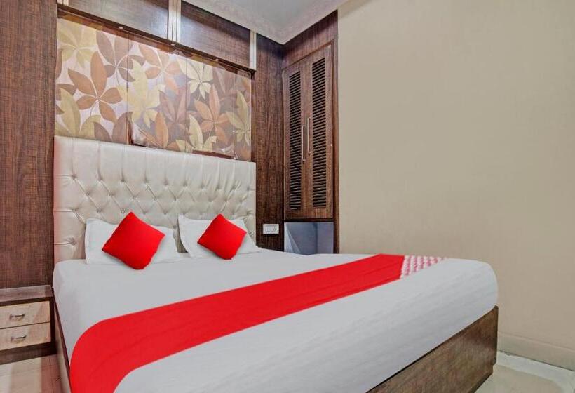 בית מלון כפרי Flagship The Hangout Residency Inn