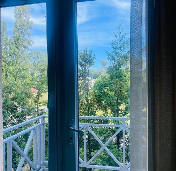 هتل Albatros Shekvetili