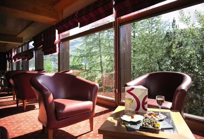 Hotelli Belambra Clubs Les Menuires  Neige Et Ciel