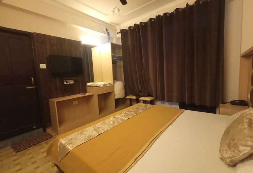 Hotel Goroomgo  Daddy S Manali