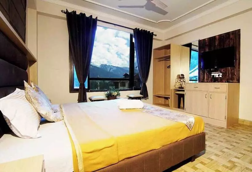 هتل Goroomgo Daddy S Manali