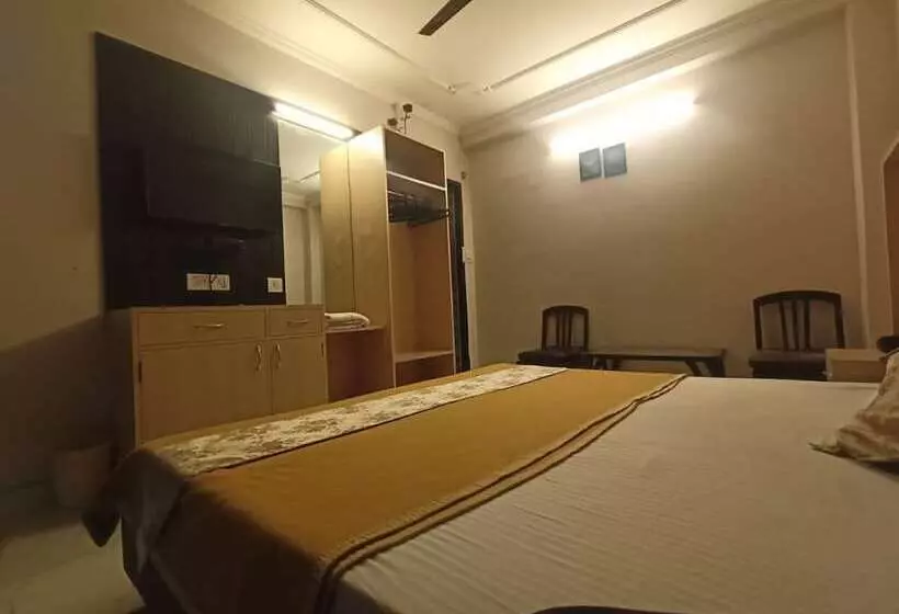 هتل Goroomgo Daddy S Manali