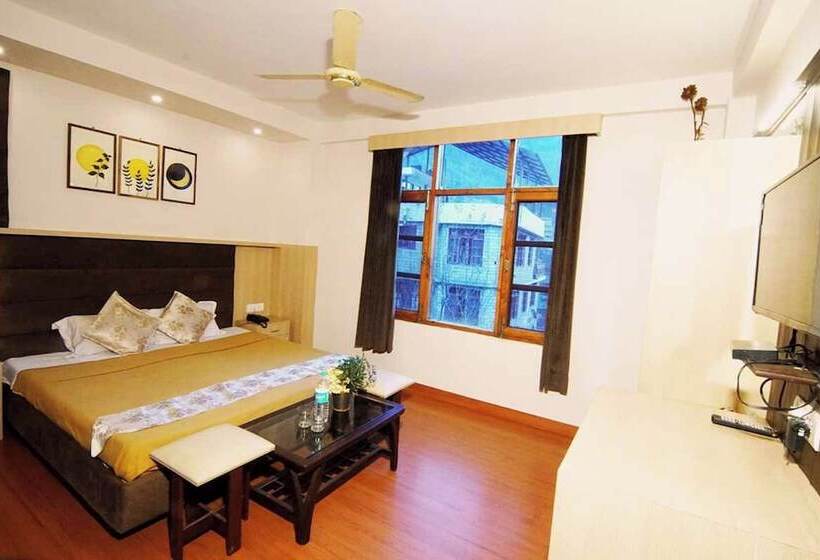 Hotel Goroomgo  Daddy S Manali