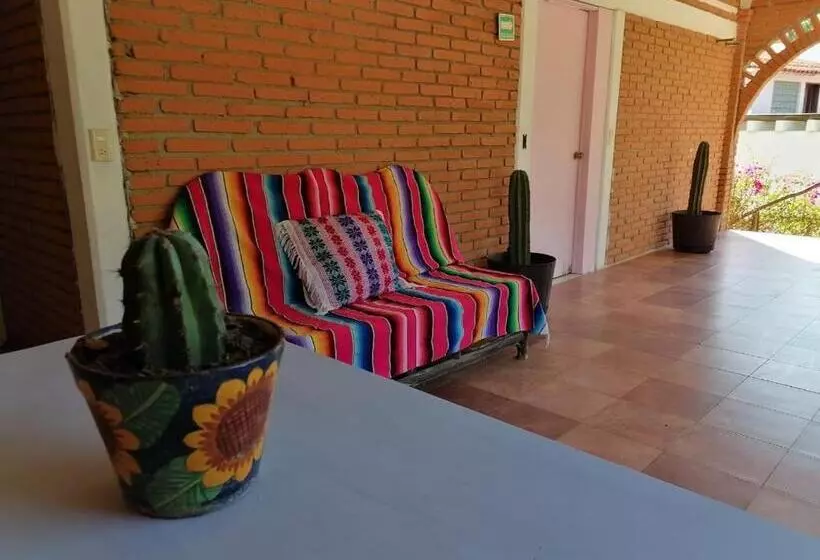 Retkeilymaja Posada Casa San Agus