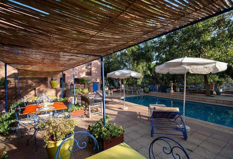 تختخواب و صبحانه Auberge Le Maquis