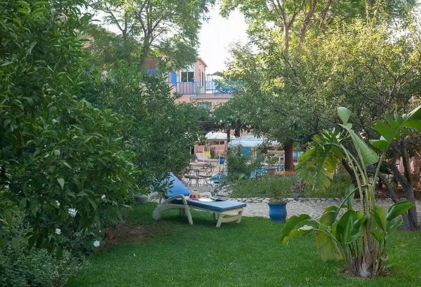 Aamiaismajoitus (B&B) Auberge Le Maquis