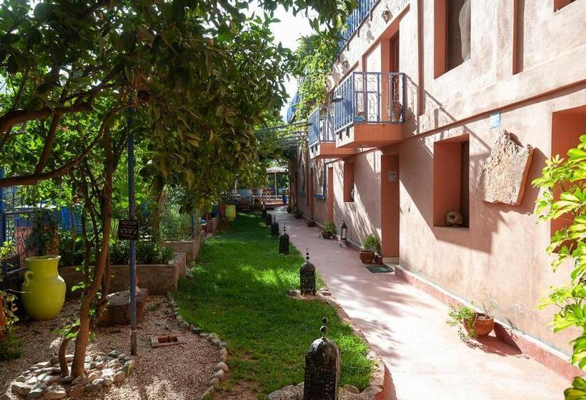 تختخواب و صبحانه Auberge Le Maquis