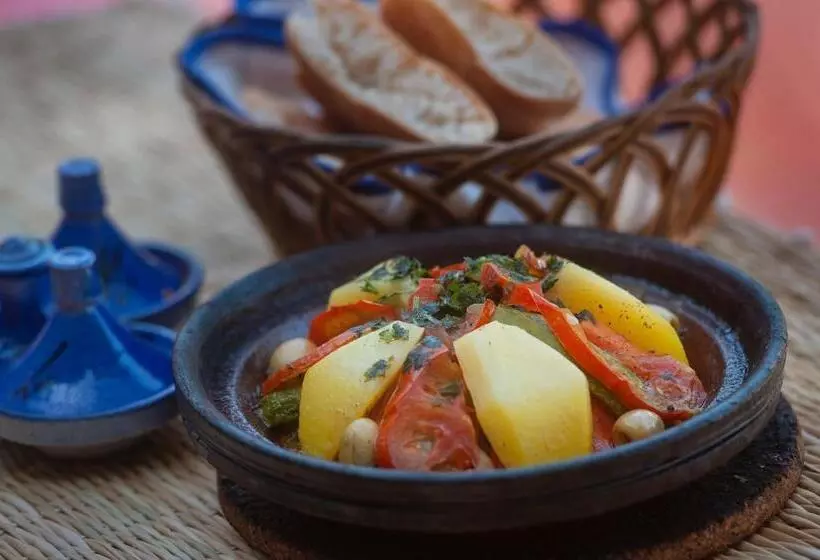 Aamiaismajoitus (B&B) Auberge Le Maquis