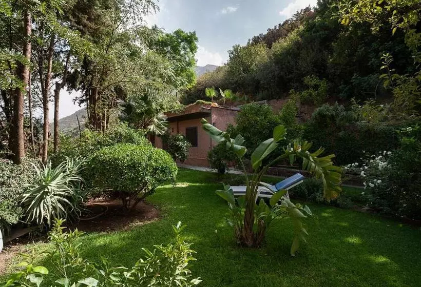 Aamiaismajoitus (B&B) Auberge Le Maquis