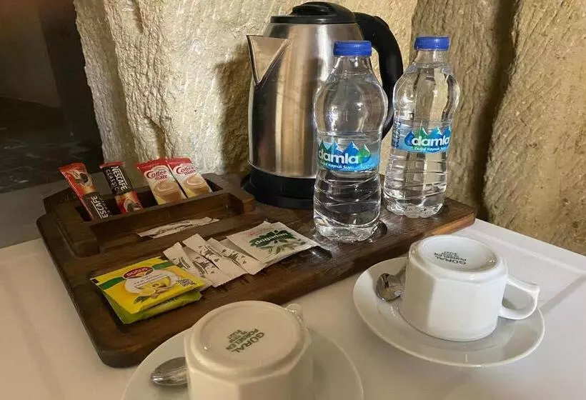 ベッドアンドブレックファースト Junior Ottoman Cave