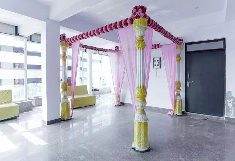 ホテル Kaka Ji Palace By Wb Inn