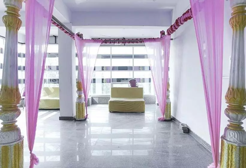 ホテル Kaka Ji Palace By Wb Inn