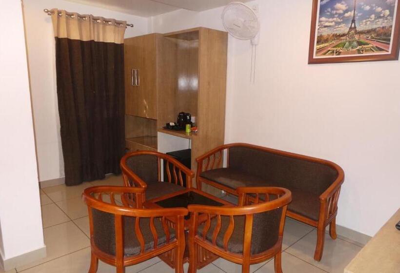 בית מלון כפרי Saas Residency