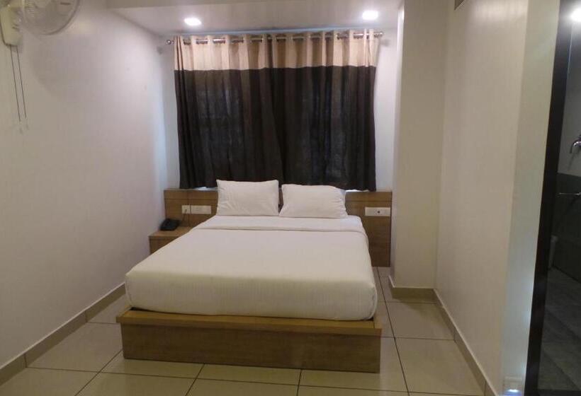 בית מלון כפרי Saas Residency