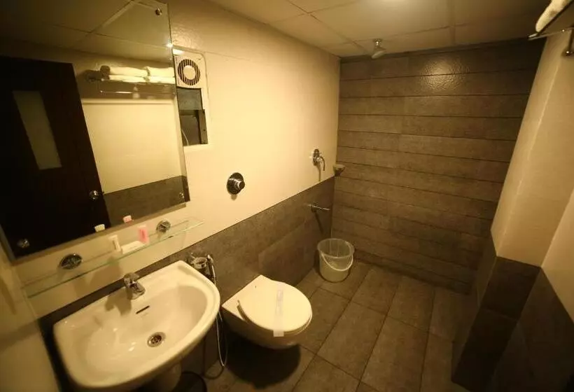 ホテル Saas Residency