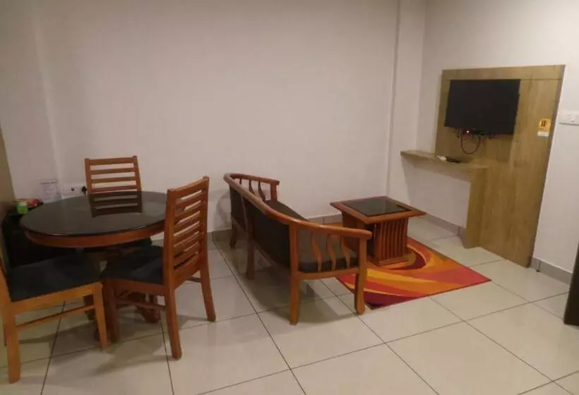 ホテル Saas Residency