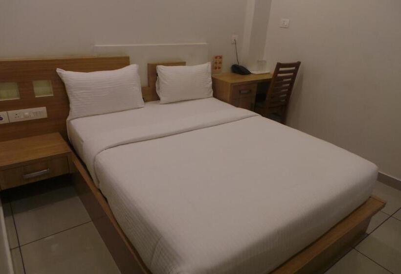 בית מלון כפרי Saas Residency