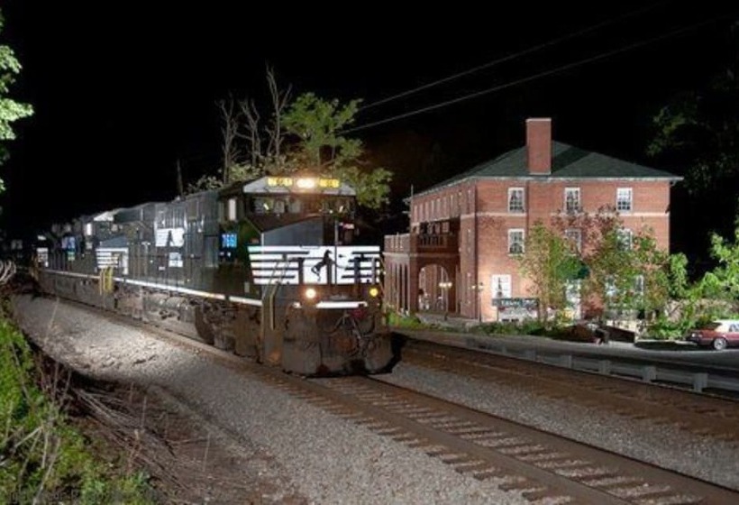 צימר Elkhorn Inn & Theatre