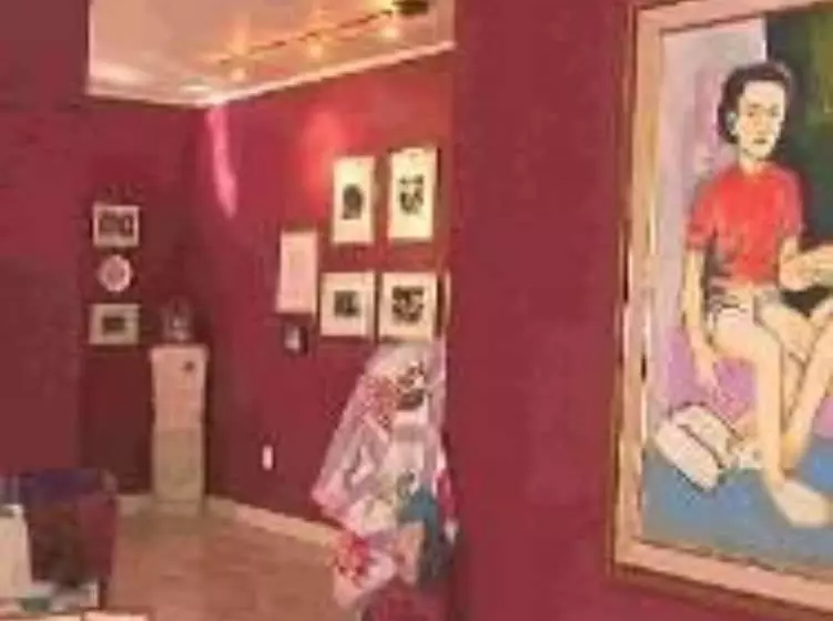 ベッドアンドブレックファースト Elkhorn Inn & Theatre