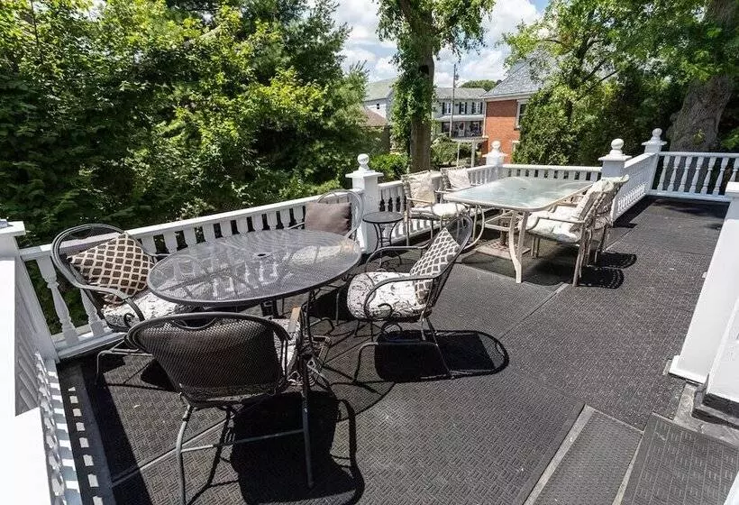 South Broadway Manor B&b   Near Fallingwater, Ohiopyle State Park, Hiking & Biking Trails Gap