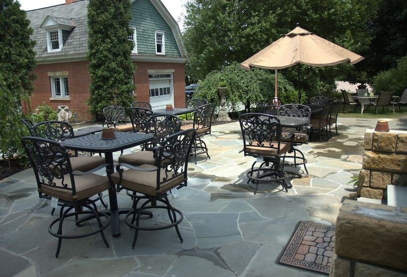 South Broadway Manor B&b   Near Fallingwater, Ohiopyle State Park, Hiking & Biking Trails Gap