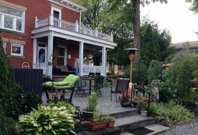 South Broadway Manor B&b   Near Fallingwater, Ohiopyle State Park, Hiking & Biking Trails Gap