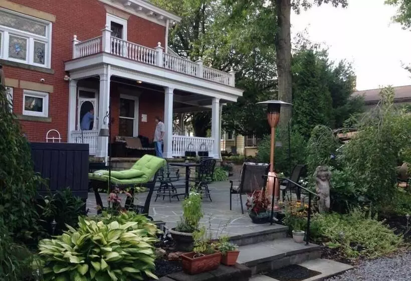 South Broadway Manor B&b   Near Fallingwater, Ohiopyle State Park, Hiking & Biking Trails Gap