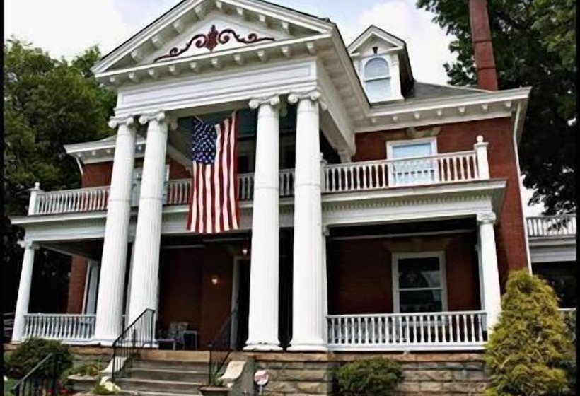 South Broadway Manor B&b   Near Fallingwater, Ohiopyle State Park, Hiking & Biking Trails Gap