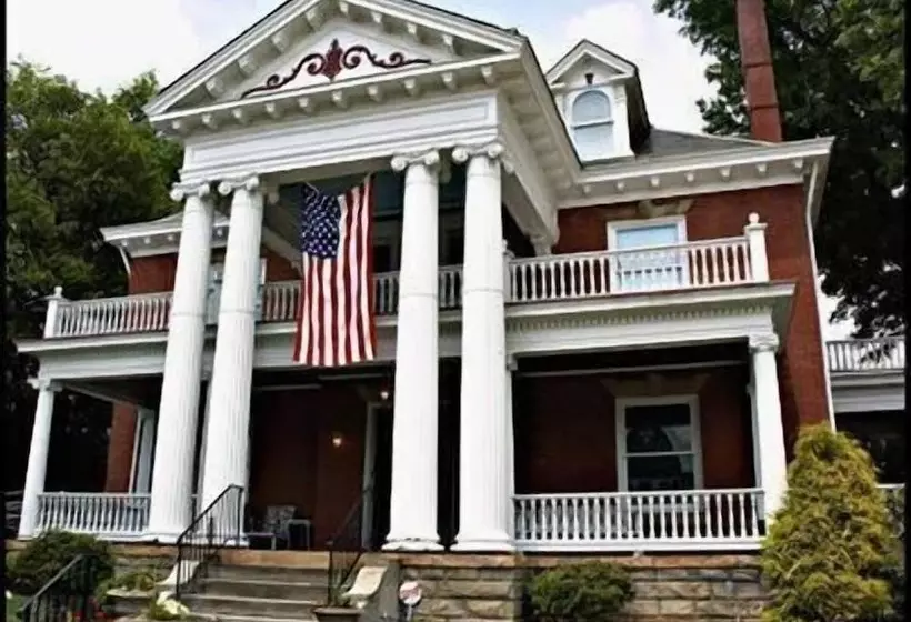 South Broadway Manor B&b   Near Fallingwater, Ohiopyle State Park, Hiking & Biking Trails Gap