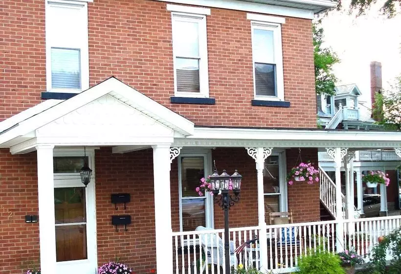 South Broadway Manor B&b   Near Fallingwater, Ohiopyle State Park, Hiking & Biking Trails Gap