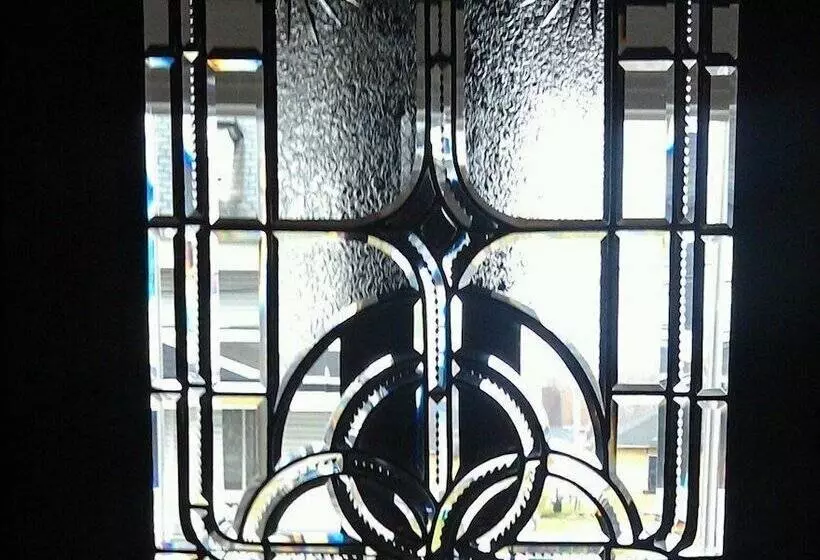 South Broadway Manor B&b   Near Fallingwater, Ohiopyle State Park, Hiking & Biking Trails Gap