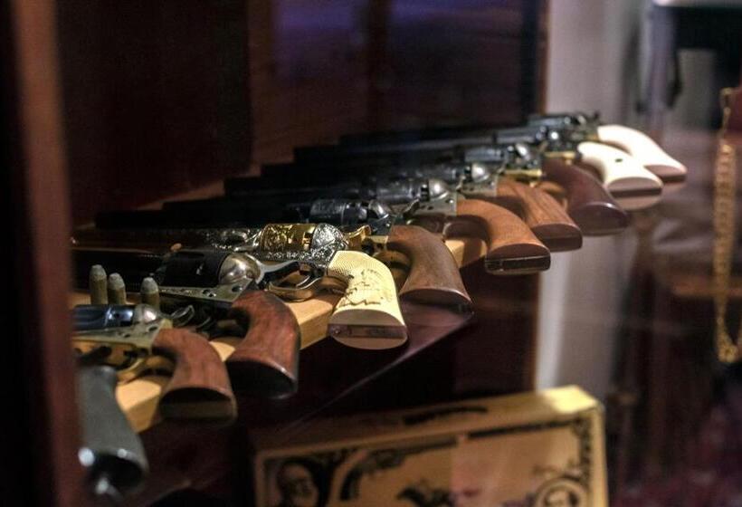 South Broadway Manor B&b   Near Fallingwater, Ohiopyle State Park, Hiking & Biking Trails Gap