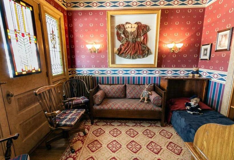 South Broadway Manor B&b   Near Fallingwater, Ohiopyle State Park, Hiking & Biking Trails Gap