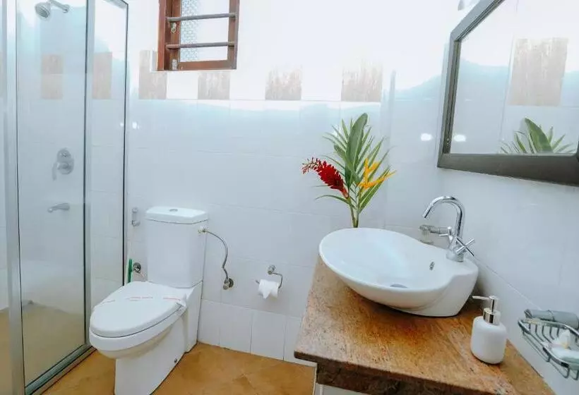 בית מלון כפרי Blue Sky Beach Resort