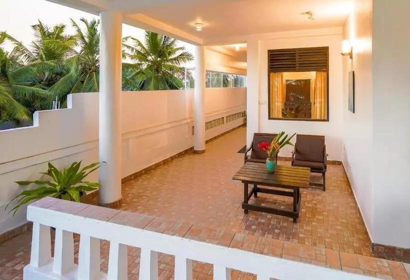 בית מלון כפרי Blue Sky Beach Resort