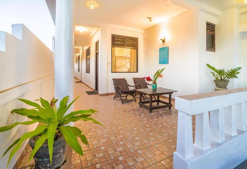 酒店 Blue Sky Beach Resort