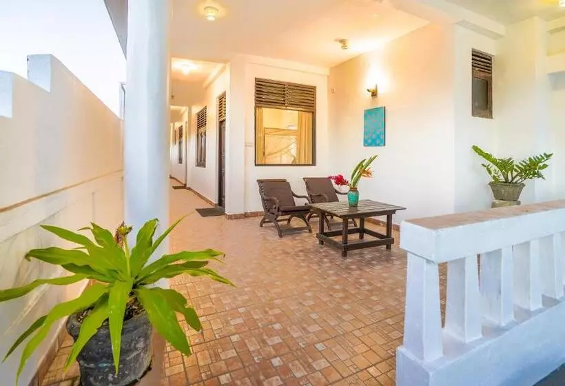 בית מלון כפרי Blue Sky Beach Resort