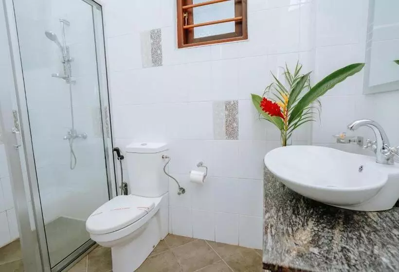 בית מלון כפרי Blue Sky Beach Resort