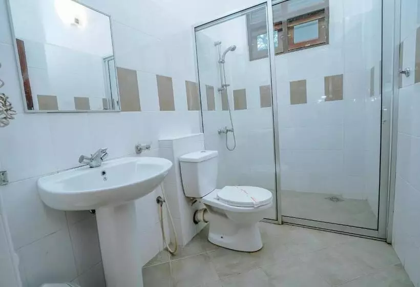 בית מלון כפרי Blue Sky Beach Resort