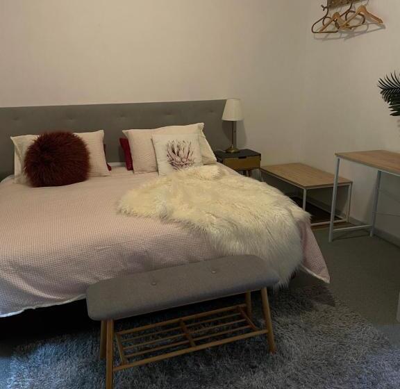 酒店 Butlers Guesthouse