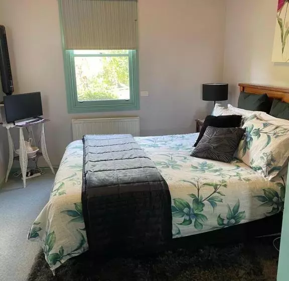 酒店 Butlers Guesthouse