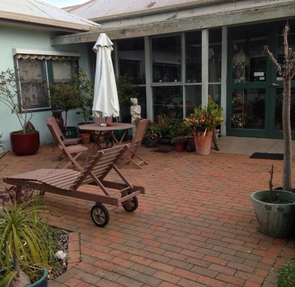 酒店 Butlers Guesthouse