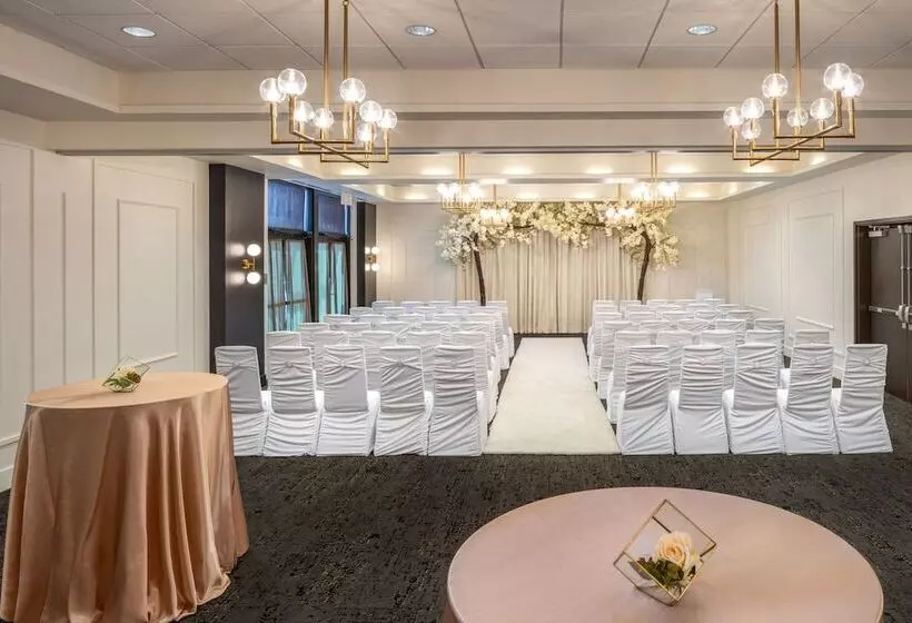 Hotel Courtyard By Marriott Calgary South