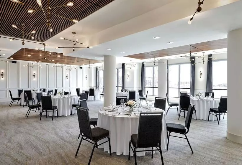 Hotel Courtyard By Marriott Calgary South