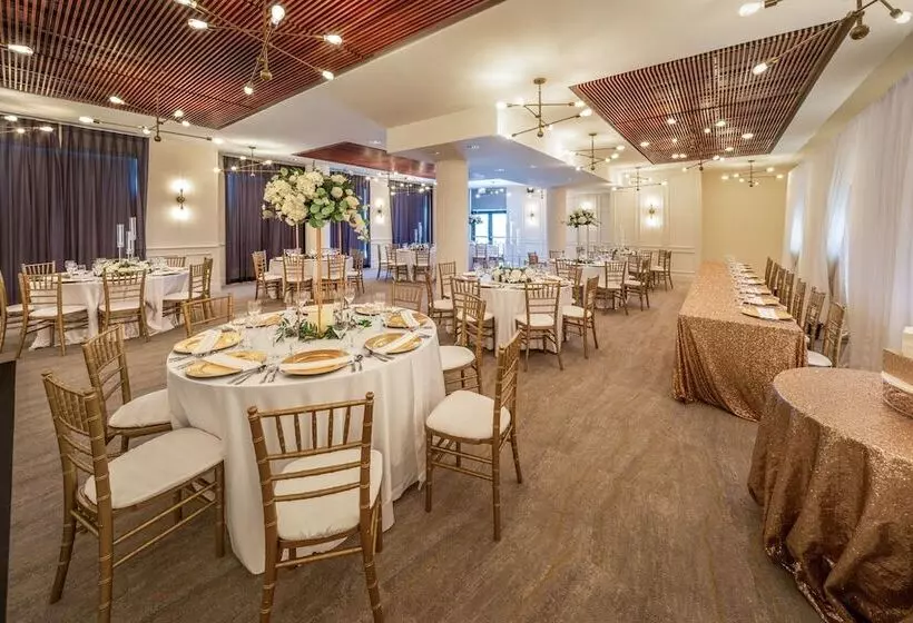 Hotel Courtyard By Marriott Calgary South