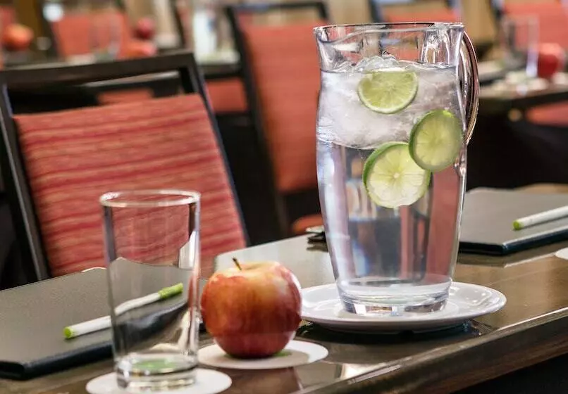 Hotel Courtyard By Marriott Calgary South