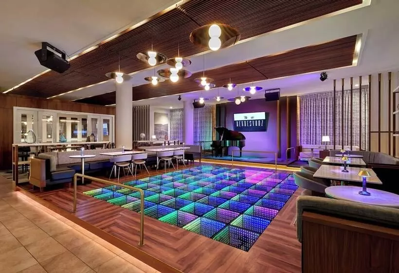 Hotel Courtyard By Marriott Calgary South