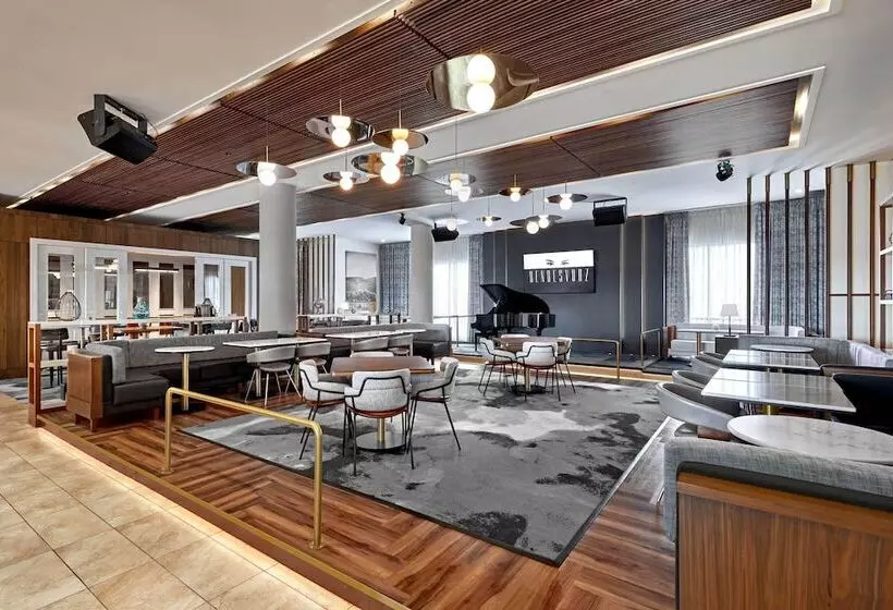 Hotel Courtyard By Marriott Calgary South